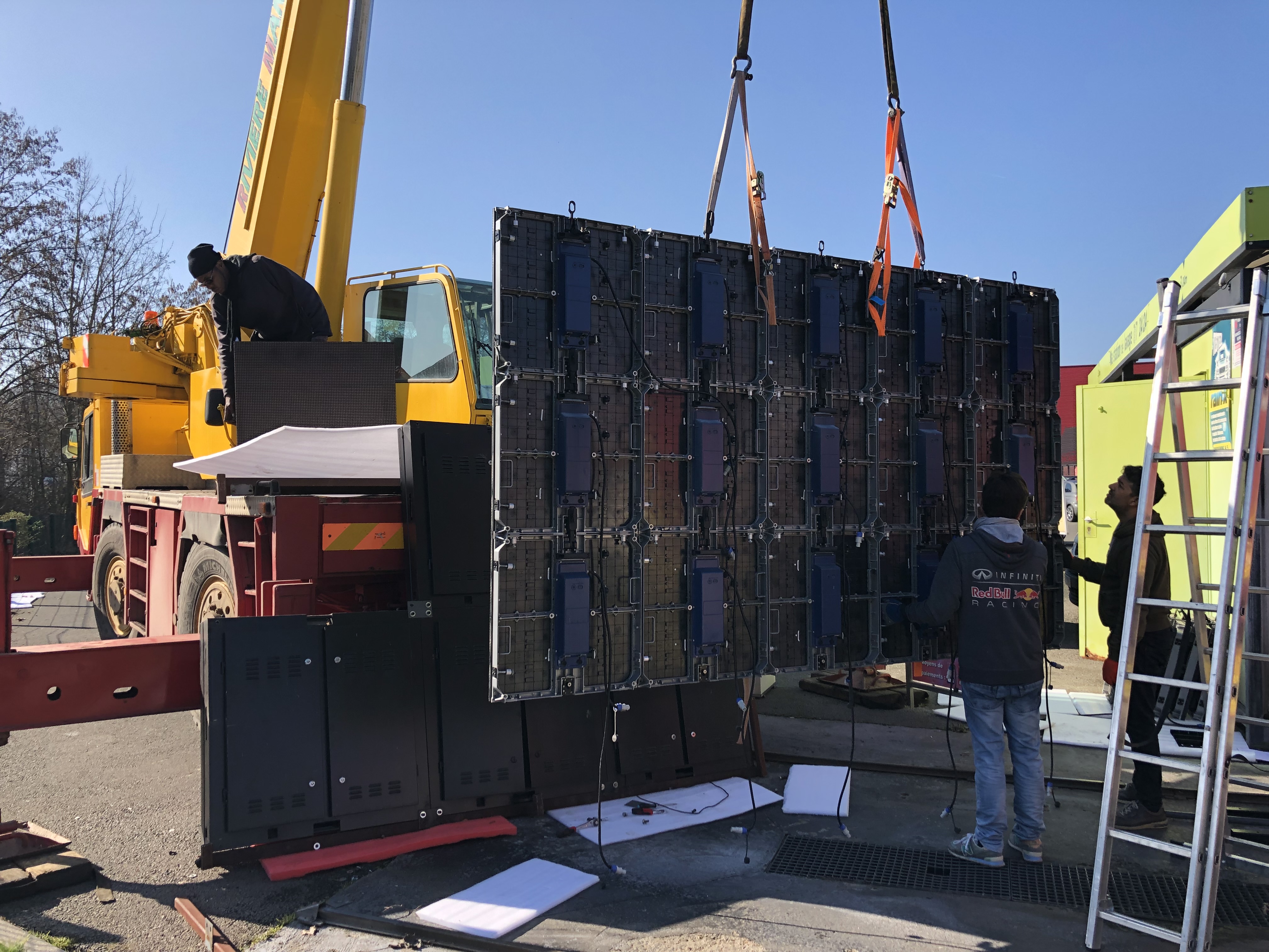 Montage écran LED Intermarché