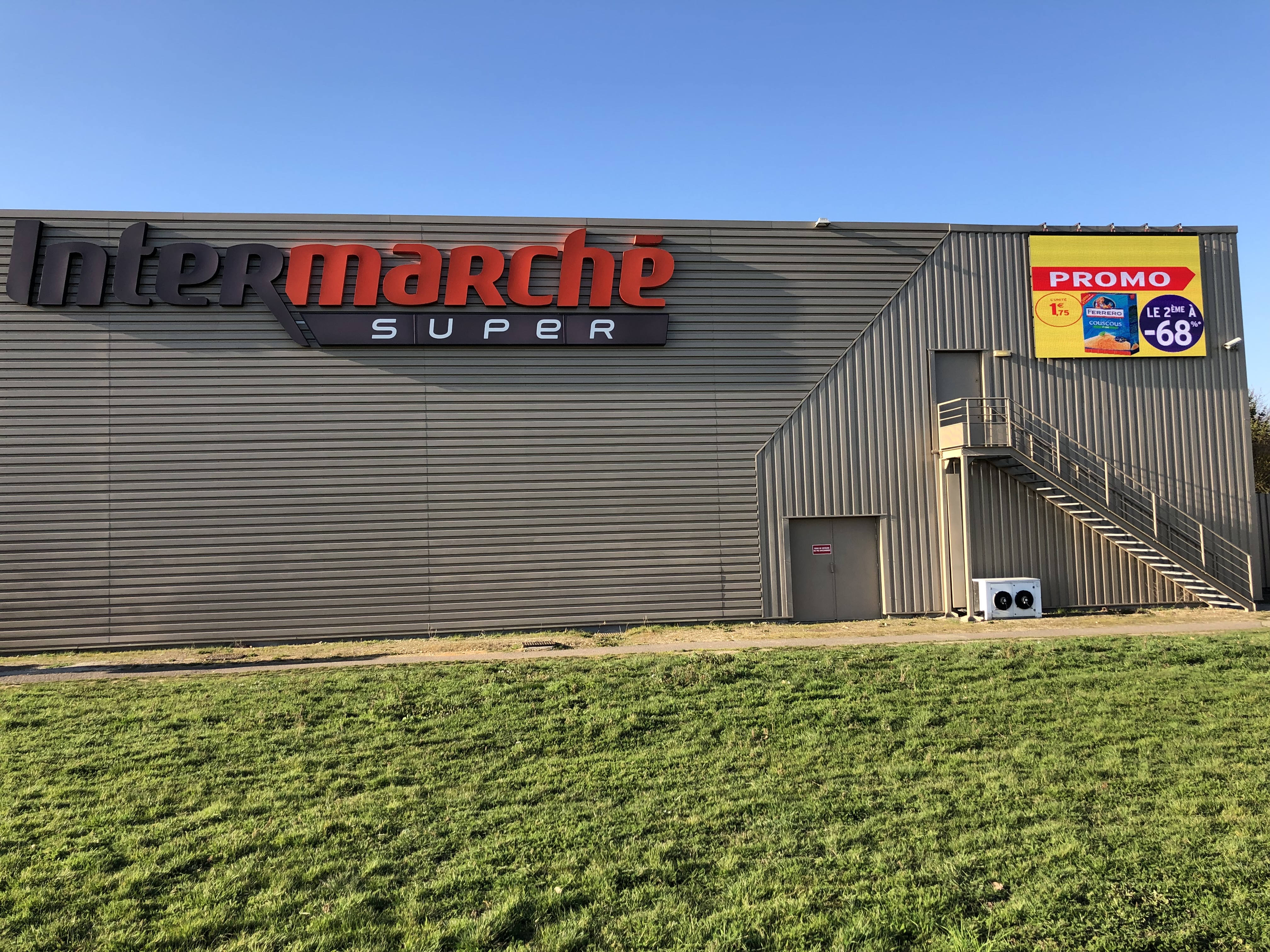 Écran façade Intermarché