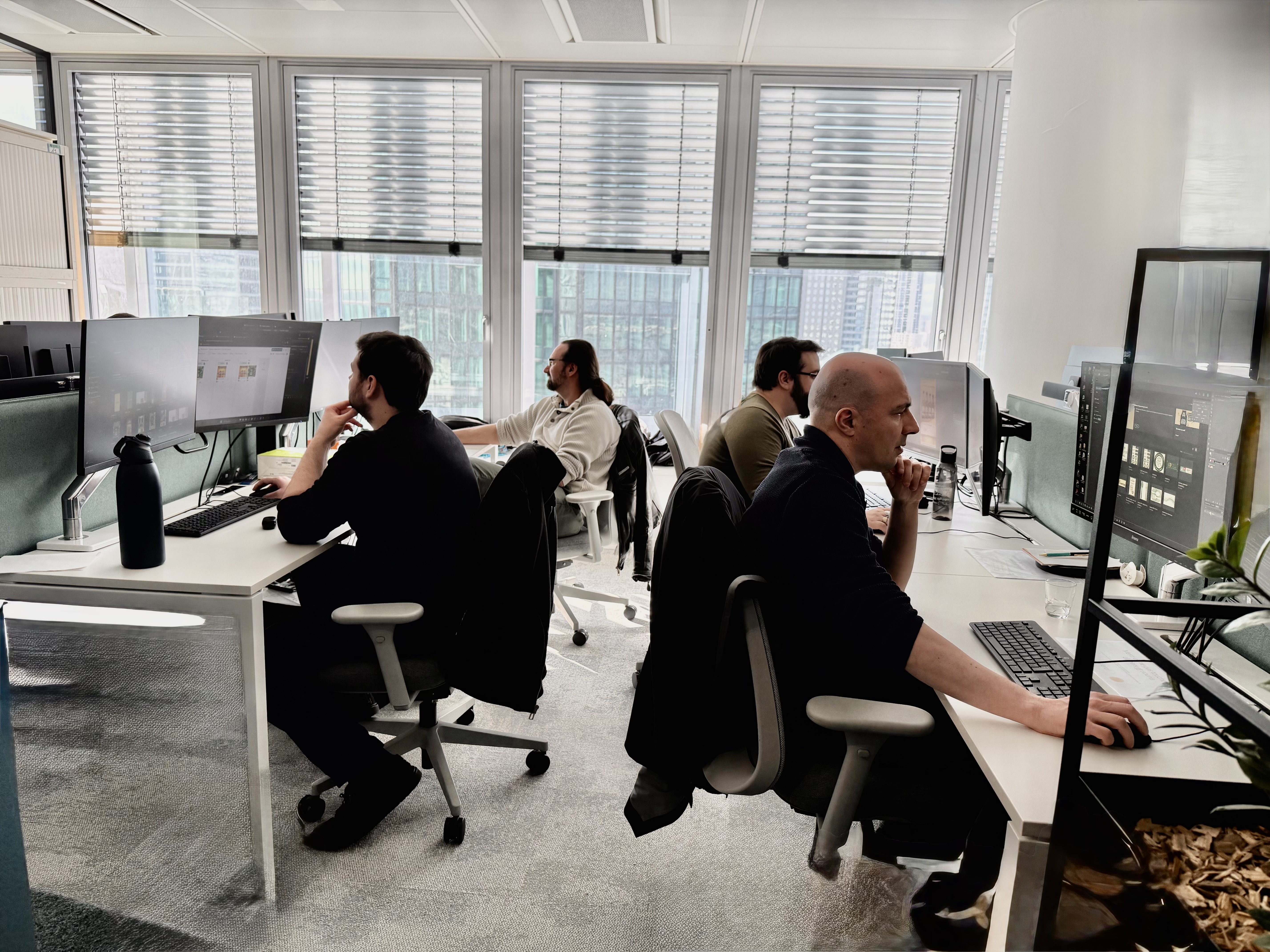 L'équipe Mediavantage au studio de La Défense